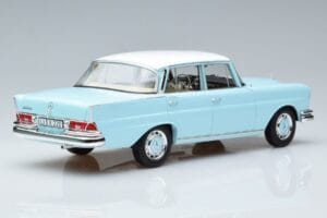 Mercedes 220 S W111 Blau Norev 1:18 183920 Druckguss — Bild 3 von 7