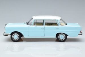 Mercedes 220 S W111 Blau Norev 1:18 183920 Druckguss — Bild 4 von 7