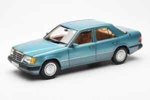 Mercedes 230E W124 Beryl Metallic Händler Edition Norev 1:18 B66040698 Druckguss