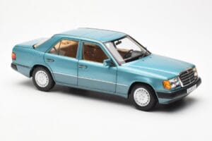 Mercedes 230E W124 Beryl Metallic Händler Edition Norev 1:18 B66040698 Druckguss — Bild 6 von 8