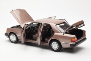 Mercedes 230E W124 Rosewood Metallic Händler Edition Norev 1:18 B66040697 Druckguss — Bild 5 von 8