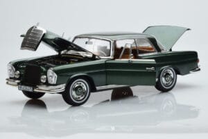 Mercedes 250 SE Coupe W111 Grün Metallic Limitierte Auflage Norev 1:18 183764 Druckguss — Bild 2 von 7