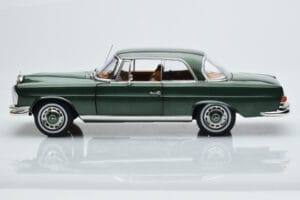 Mercedes 250 SE Coupe W111 Grün Metallic Limitierte Auflage Norev 1:18 183764 Druckguss — Bild 4 von 7
