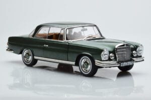 Mercedes 250 SE Coupe W111 Grün Metallic Limitierte Auflage Norev 1:18 183764 Druckguss — Bild 5 von 7