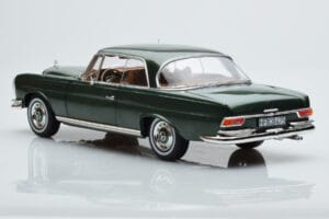Mercedes 250 SE Coupe W111 Grün Metallic Limitierte Auflage Norev 1:18 183764 Druckguss — Bild 6 von 7
