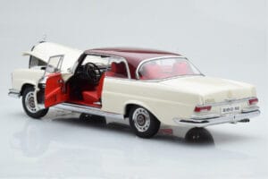 Mercedes 280 SE W108 Weiß AUTOart 1:18 76287 Druckguss — Bild 3 von 8