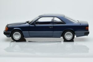 Mercedes 300 CE-24 C124 Coupe Nautical Blau Limitierte Auflage Norev 1:18 183882 Druckguss — Bild 4 von 7