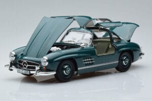 Mercedes 300 SL W198 Gullwing Grün Norev 1:18 183851 Druckguss — Bild 2 von 7