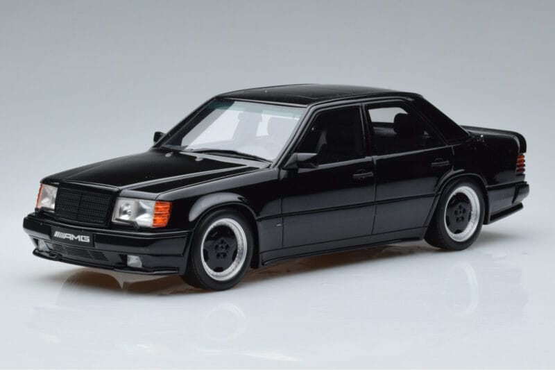 Mercedes 300E W124 5.6 AMG The Hammer Otto 1:18 OT638 Resin