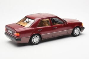 Mercedes 500E W124 Rot Metallic Händler Edition Norev 1:18 B66040699 Druckguss — Bild 3 von 8