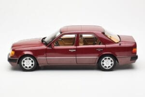 Mercedes 500E W124 Rot Metallic Händler Edition Norev 1:18 B66040699 Druckguss — Bild 4 von 8