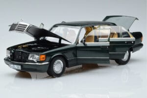 Mercedes 560 SEL W126 Dunkelgrün Metallic Norev 1:18 B66040682 Druckguss — Bild 2 von 7