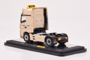 Mercedes Actros Gigaspace IAA 2012 Taxi NZG 1:50 MM0015 Druckguss — Bild 3 von 4