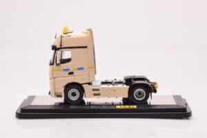 Mercedes Actros Gigaspace IAA 2012 Taxi NZG 1:50 MM0015 Druckguss