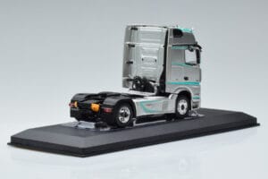 Mercedes Actros MP4 Racing Edition IXO 1:43 TR091 Druckguss — Bild 2 von 6
