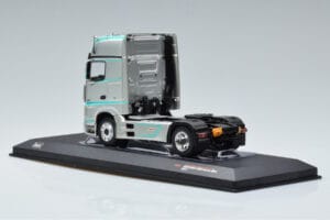 Mercedes Actros MP4 Racing Edition IXO 1:43 TR091 Druckguss — Bild 5 von 6