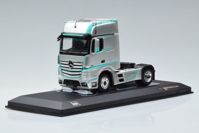 Mercedes Actros MP4 Racing Edition IXO 1:43 TR091 Druckguss