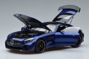 Mercedes AMG GT R C190 Brillantblau AUTOart 1:18 76334 Druckguss — Bild 2 von 7