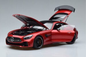 Mercedes AMG GT R C190 Kardinalrot AUTOart 1:18 76331 Druckguss — Bild 2 von 7