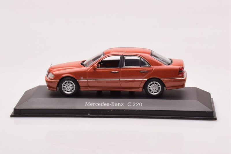 Mercedes C-Class W202 C220 Orange Metallic Dealer Edition Minichamps 1:43 B66005747 Druckguss