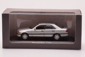 Mercedes C-Class W202 C220 Silber Minichamps 1:43 B66005705-M1 Druckguss — Bild 4 von 4