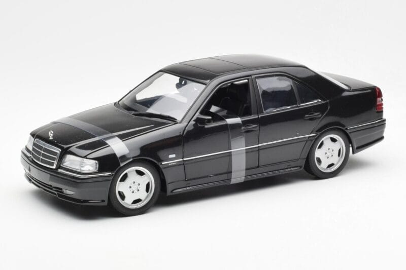 Mercedes C-Class W202 C36 AMG Schwarz Metallic UT Models 1:18 26102 Druckguss