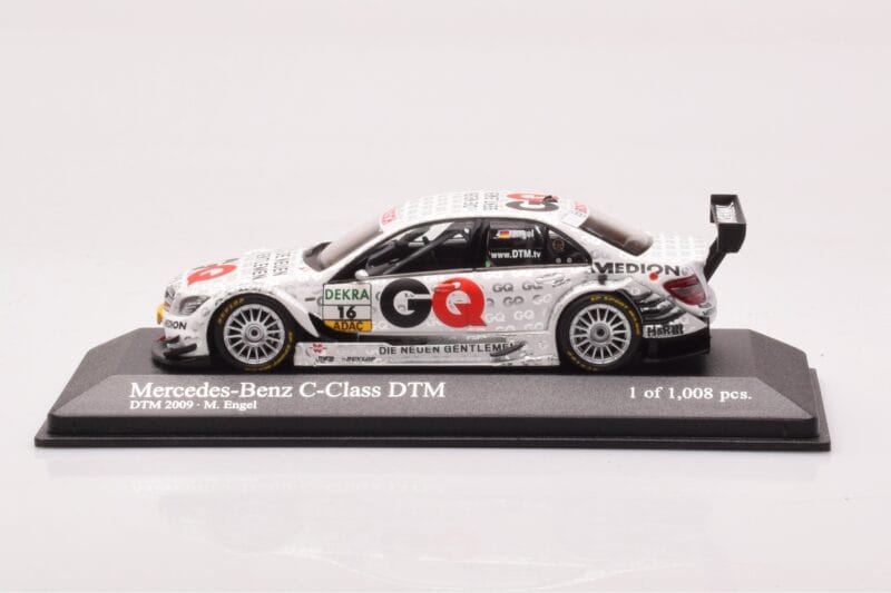 Mercedes C-Class W204 DTM GQ AMG Mercedes #16 Engels DTM 2009 Minichamps 1:43 400093816 Druckguss