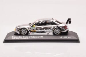Mercedes C-Class W204 DTM Team AMG Mercedes #8 R. Schumacher DTM 2010 Minichamps 1:43 400103908 Druckguss
