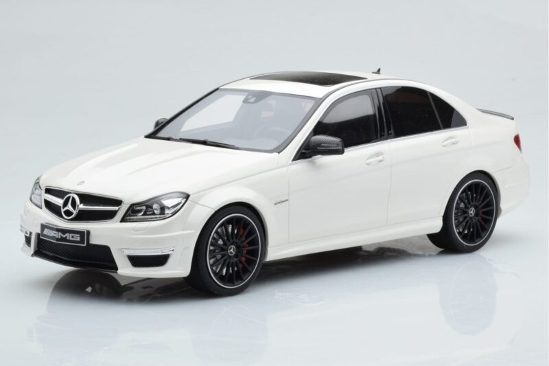 Mercedes C63 AMG W204 Weiß GT Spirit 1:18 GT166 Resin