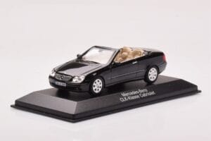 Mercedes CLK A209 Cabriolet Obsidian Schwarz Metallic Minichamps 1:43 B66961966 Druckguss — Bild 2 von 4
