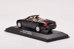 Mercedes CLK A209 Cabriolet Obsidian Schwarz Metallic Minichamps 1:43 B66961966 Druckguss — Bild 3 von 4
