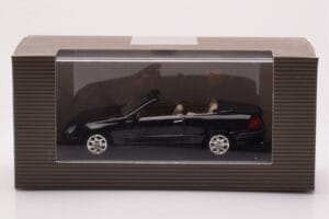 Mercedes CLK A209 Cabriolet Obsidian Schwarz Metallic Minichamps 1:43 B66961966 Druckguss — Bild 4 von 4