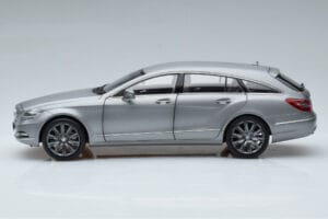 Mercedes CLS Shooting Brake X218 Alanite Grau Norev 1:18 B66960117 Druckguss — Bild 4 von 7
