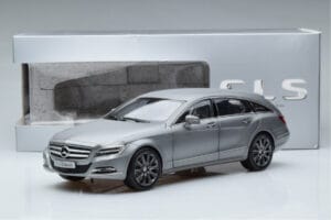 Mercedes CLS Shooting Brake X218 Alanite Grau Norev 1:18 B66960117 Druckguss — Bild 7 von 7