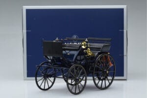 Mercedes Daimler Motorkutsche Dunkelblau Norev 1:18 183700 Druckguss — Bild 6 von 6