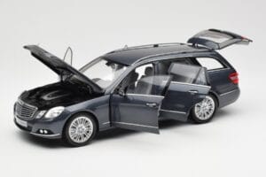 Mercedes E-Class S212 T-Modell Tenorit Grau Metallic Minichamps 1:18 B66962447 Druckguss — Bild 2 von 8