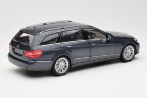 Mercedes E-Class S212 T-Modell Tenorit Grau Metallic Minichamps 1:18 B66962447 Druckguss — Bild 3 von 8