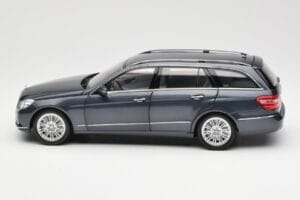 Mercedes E-Class S212 T-Modell Tenorit Grau Metallic Minichamps 1:18 B66962447 Druckguss — Bild 4 von 8