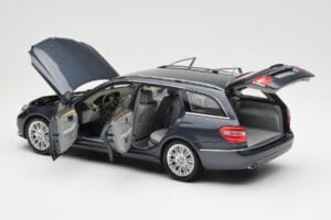 Mercedes E-Class S212 T-Modell Tenorit Grau Metallic Minichamps 1:18 B66962447 Druckguss — Bild 5 von 8