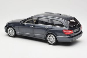 Mercedes E-Class S212 T-Modell Tenorit Grau Metallic Minichamps 1:18 B66962447 Druckguss — Bild 7 von 8