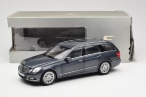 Mercedes E-Class S212 T-Modell Tenorit Grau Metallic Minichamps 1:18 B66962447 Druckguss — Bild 8 von 8