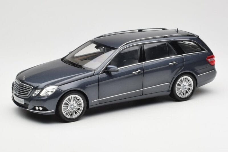Mercedes E-Class S212 T-Modell Tenorit Grau Metallic Minichamps 1:18 B66962447 Druckguss