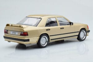 Mercedes E-Class W124 Tuning Beige MCG 1:18 MCG18342 Druckguss — Bild 2 von 6