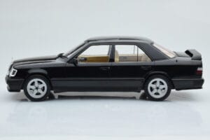 Mercedes E-Class W124 Tuning Schwarz MCG 1:18 MCG18341 Druckguss — Bild 3 von 6