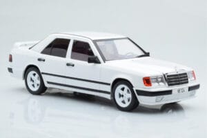 Mercedes E-Class W124 Tuning Weiß MCG 1:18 MCG18343 Druckguss — Bild 4 von 6