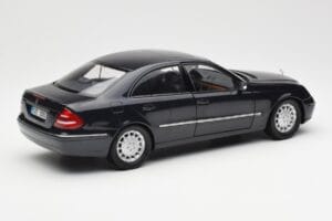 Mercedes E-Class W211 Blau Metallic Kyosho 1:18 B66962147 Druckguss — Bild 3 von 8