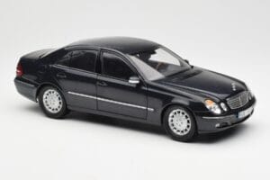 Mercedes E-Class W211 Blau Metallic Kyosho 1:18 B66962147 Druckguss — Bild 6 von 8