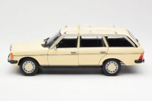 Mercedes 230T W123 T-Modell Taxi Norev 1:18 183731 Druckguss — Bild 4 von 8
