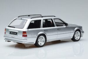 Mercedes E36 AMG S124 Silber Otto 1:18 OT889 Resin — Bild 2 von 6
