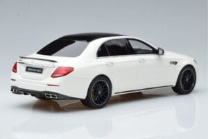 Mercedes AMG E63 S W213 Weiß GT Spirit 1:18 B66965711 Resin — Bild 2 von 6